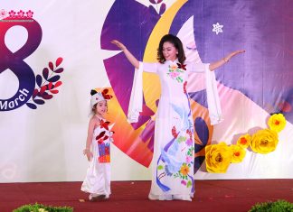 Học sinh mầm non quốc tế tỏa sáng cùng mẹ trên sân khấu catwalk độc lạ