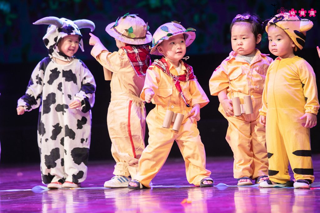 Các bạn nhỏ Sakura Montessori Cầu Giấy tự tin tỏa sáng tại Summer Concert 2019