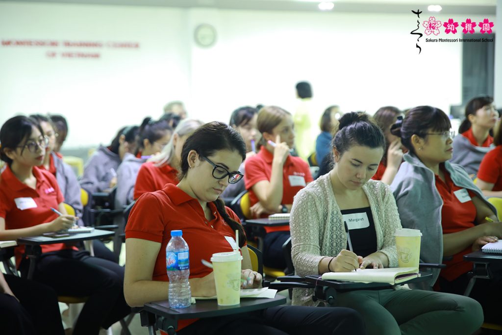 Sakura Montessori tổ chức đào tạo giáo viên tiếng Anh toàn hệ thống