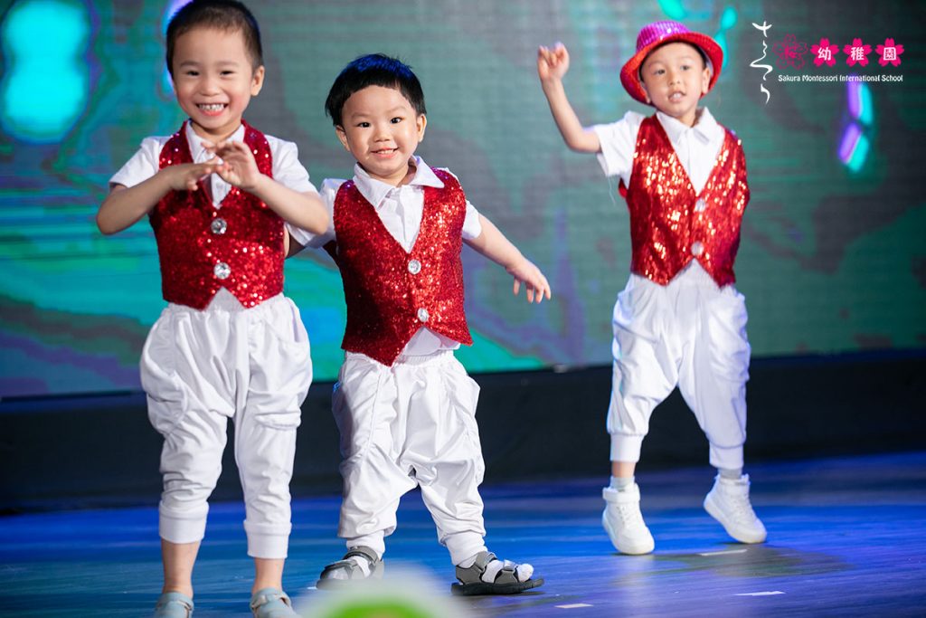 Vui “xê dịch” cùng các bạn nhỏ Sakura Montessori Thụy Khuê tại Summer Concert