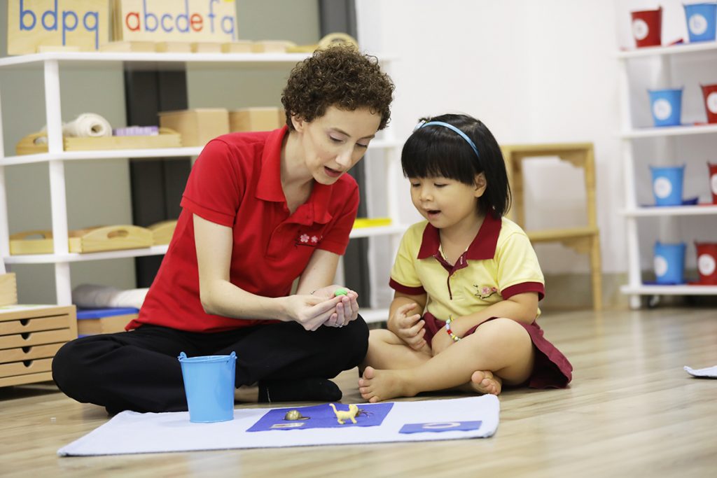 Bài 2: Làm sao để có được đức tính “vâng lời” nơi trẻ theo phương pháp Montessori?
