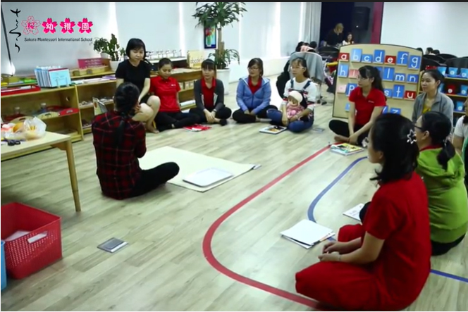 Đội ngũ giáo viên Sakura Montessori nhận chứng chỉ đào tạo Montessori Quốc tế