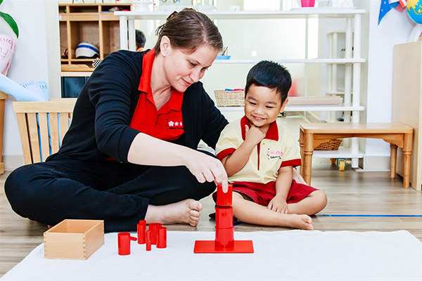 Môi trường giáo dục tôn trọng trẻ tại Trường Mầm non Quốc tế Sakura Montessori