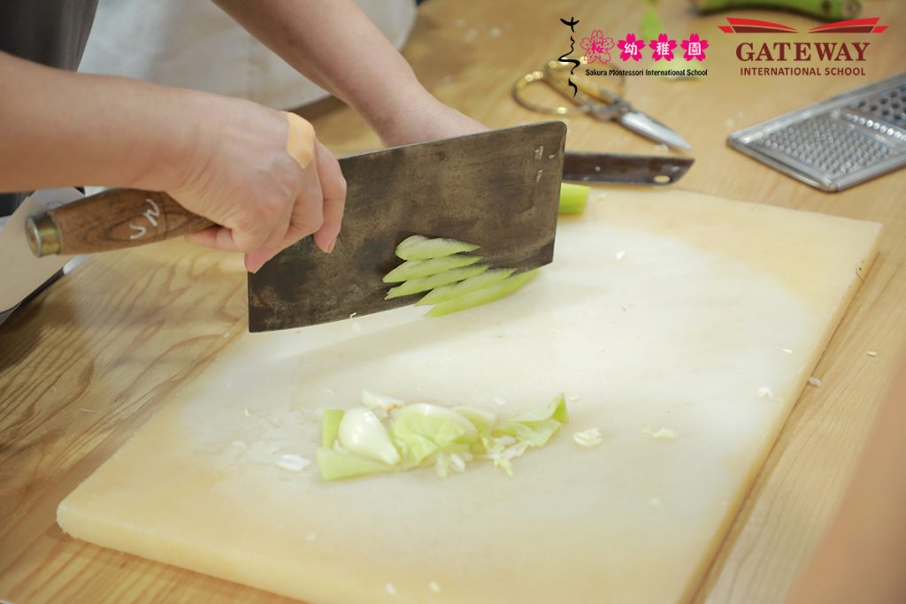 Sakura Montessori tổ chức đào tạo nâng cao nghiệp vụ cho đầu bếp cơ sở