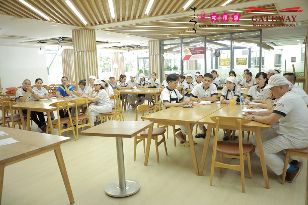Sakura Montessori tổ chức đào tạo nâng cao nghiệp vụ cho đầu bếp cơ sở