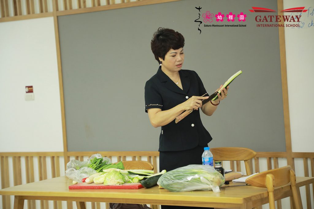 Sakura Montessori tổ chức đào tạo nâng cao nghiệp vụ cho đầu bếp cơ sở