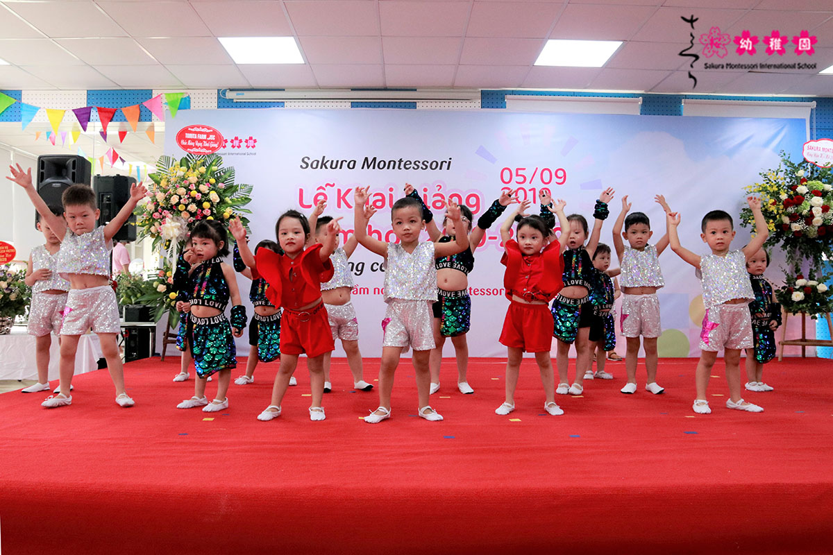 Gần 2.000 học sinh Sakura Montessori náo nức đón lễ khai giảng năm học 2019 - 2020