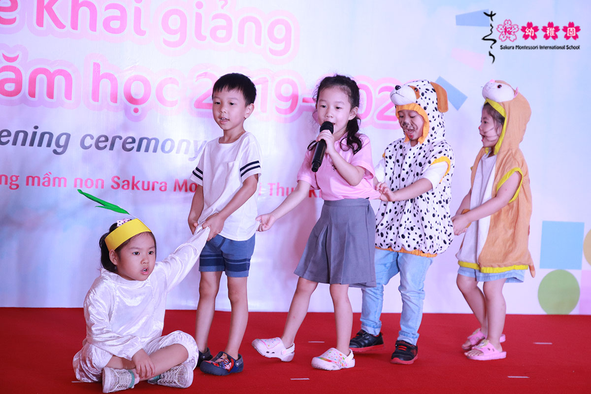 Gần 2.000 học sinh Sakura Montessori náo nức đón lễ khai giảng năm học 2019 - 2020