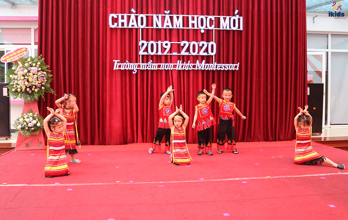 Gần 2.000 học sinh Sakura Montessori náo nức đón lễ khai giảng năm học 2019 - 2020
