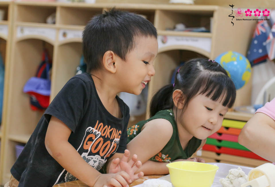 Tự tay làm bánh dẻo, SMISer Cầu Giấy vui phá cỗ Trung thu