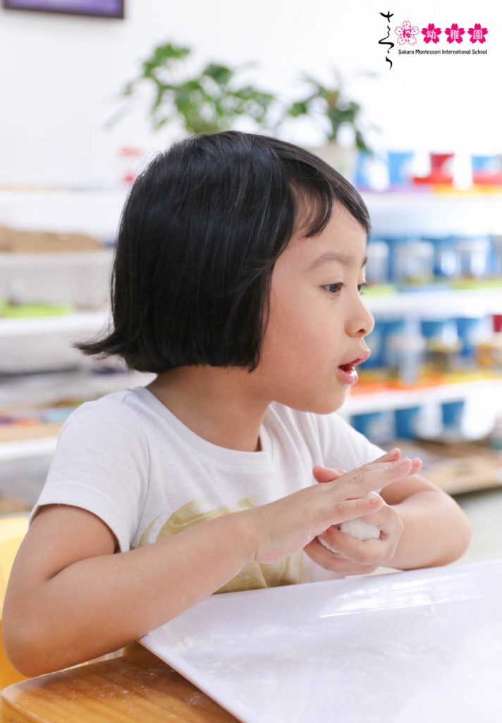 Tự tay làm bánh dẻo, SMISer Cầu Giấy vui phá cỗ Trung thu