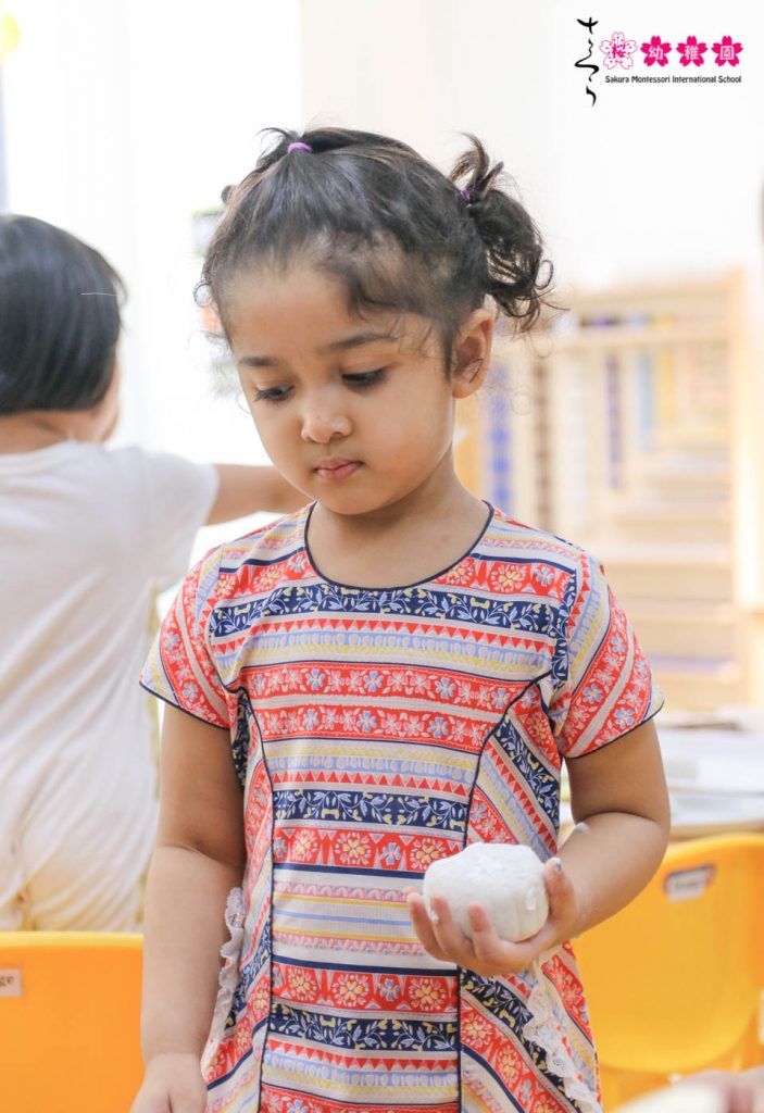 Tự tay làm bánh dẻo, SMISer Cầu Giấy vui phá cỗ Trung thu