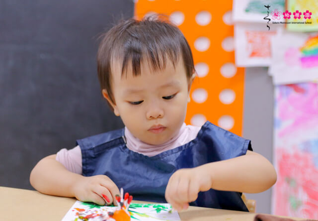 SMISers “hô biến” tăm bông thành những bông hoa xinh xắn