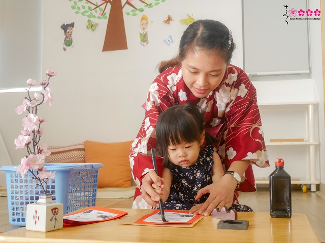 Khám phá giờ học "Nghệ thuật thư pháp" của SMISers Hồ Chí Minh 3