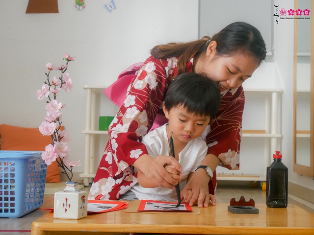 Khám phá giờ học "Nghệ thuật thư pháp" của SMISers Hồ Chí Minh 5