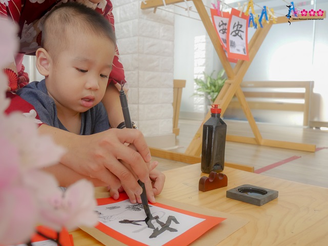 Khám phá giờ học "Nghệ thuật thư pháp" của SMISers Hồ Chí Minh 6