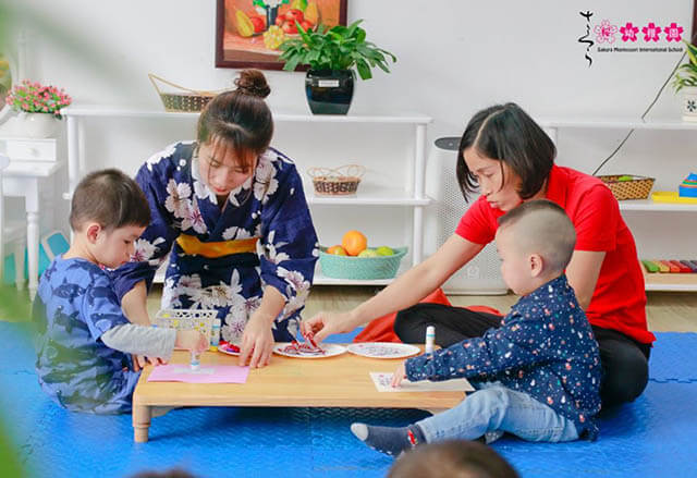  “Tay xinh” làm thiệp, SMISers Cầu Giấy gửi trao lời chúc mừng năm mới  1