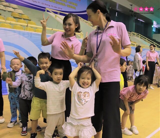 tam-su-cua-co-hieu-truong-van-thu-hien-nhung-ngay-sakura-vang-cac-con-3