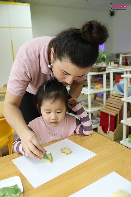 tam-su-cua-co-hieu-truong-van-thu-hien-nhung-ngay-sakura-vang-cac-con-4