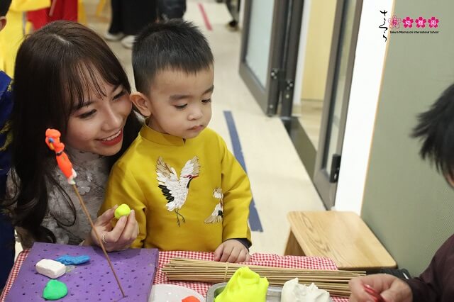 tam-su-cua-co-hieu-truong-van-thu-hien-nhung-ngay-sakura-vang-cac-con-6