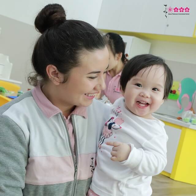 tam-su-cua-co-hieu-truong-van-thu-hien-nhung-ngay-sakura-vang-cac-con-7