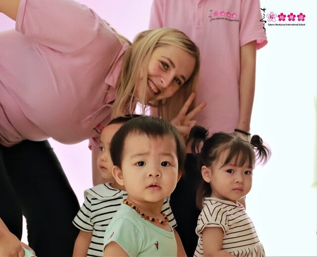 tam-su-cua-co-hieu-truong-van-thu-hien-nhung-ngay-sakura-vang-cac-con-8