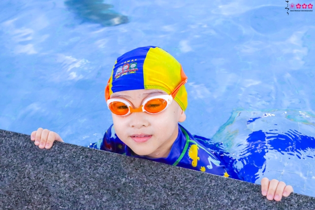 Hào hứng cùng các bạn nhỏ lớp Pansy tại lớp học bơi Aqua - Tots