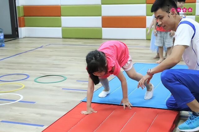 cung-smisers-hai-ba-trung-hung-khoi-voi-chuong-trinh-the-chat-jacpa-12