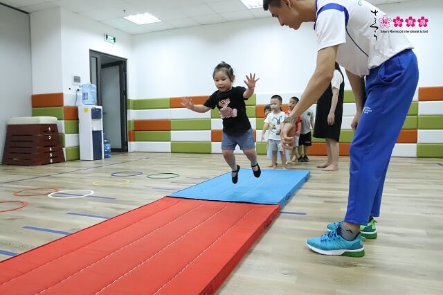 cung-smisers-hai-ba-trung-hung-khoi-voi-chuong-trinh-the-chat-jacpa-2