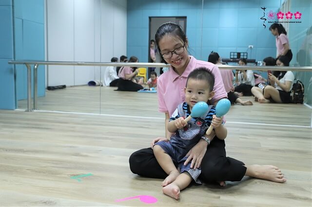 vui-trai-nghiem-gio-hoc-montessori-va-gio-hoc-am-nhac-echo-music-tai-sakura-montesssori-hai-ba-trung-2