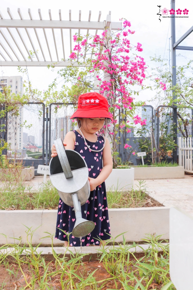 Nuôi dưỡng tâm hồn trẻ thơ bằng việc cùng con trồng rau, làm vườn!