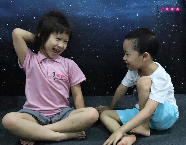 kham-pha-vu-tru-huyen-bi-cung-cac-smisers-hai-ba-trung-12