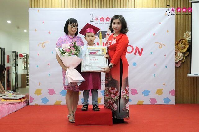 xuc-dong-ngay-ra-truong-cua-cac-smisers-hai-ba-trung