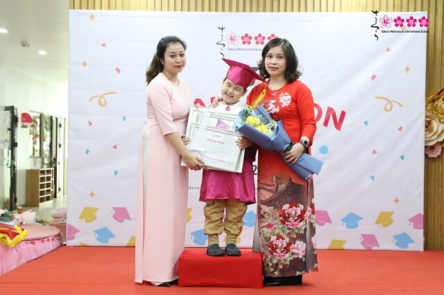 xuc-dong-ngay-ra-truong-cua-cac-smisers-hai-ba-trung