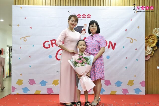 xuc-dong-ngay-ra-truong-cua-cac-smisers-hai-ba-trung