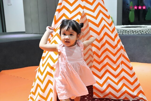 kham-pha-vu-tru-huyen-bi-cung-cac-smisers-hai-ba-trung-1