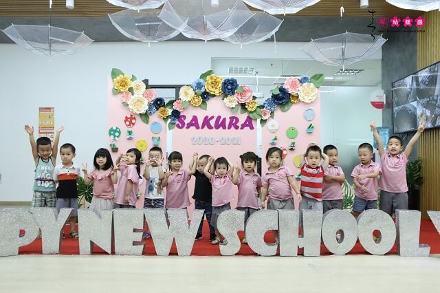 hao-hung-cung-cac-smisers-hai-ba-trung-trong-ngay-dau-tien-cua-nam-hoc-moi-18