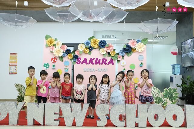 hao-hung-cung-cac-smisers-hai-ba-trung-trong-ngay-dau-tien-cua-nam-hoc-moi-8