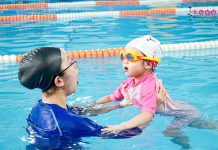 Chương trình bơi sinh tồn Aqua-Tots chuẩn Mỹ tại Sakura Montessori Dương Kinh